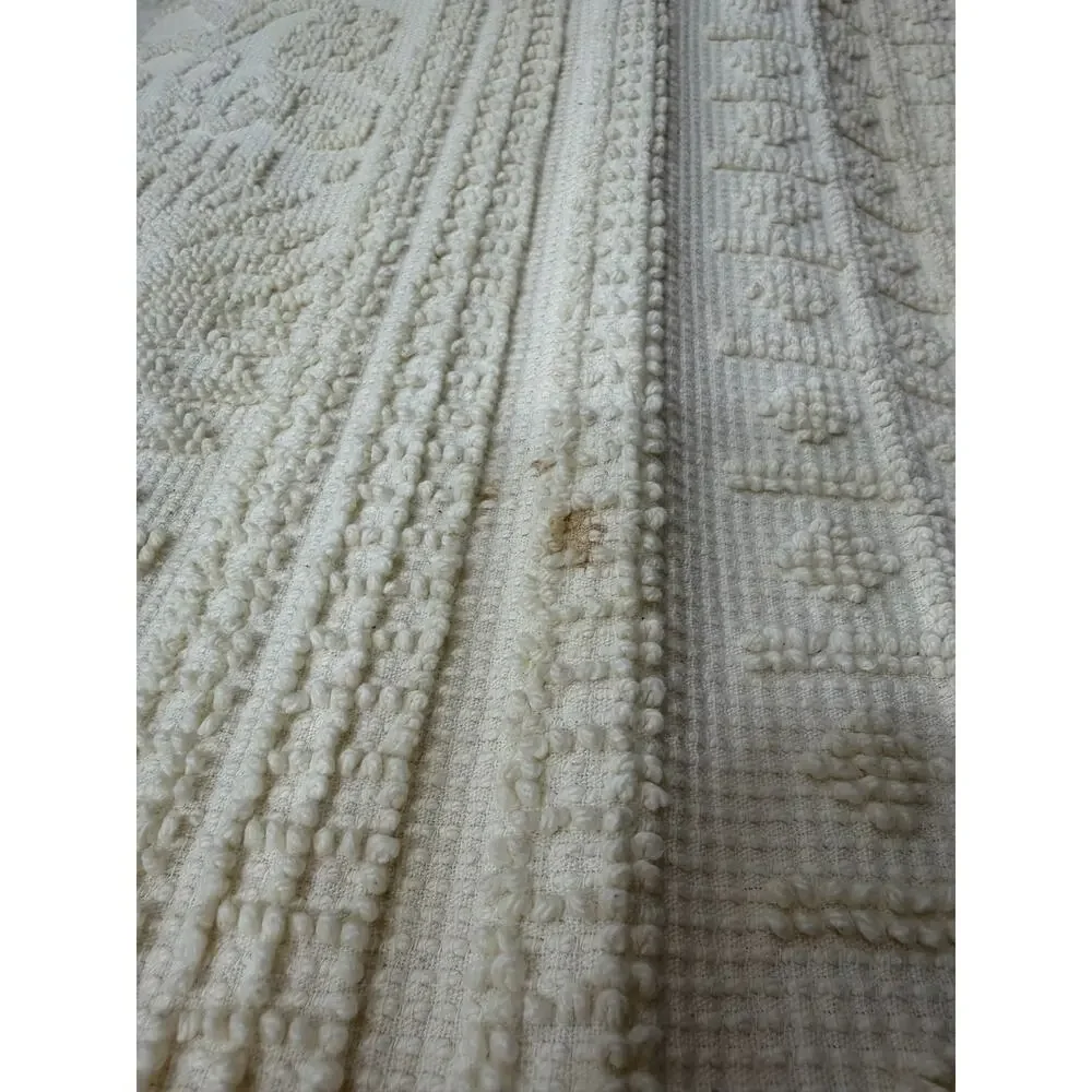 Vintage Sears Ivory Chenille Bedspread Full/Queen 100x122 Cotton Medallion